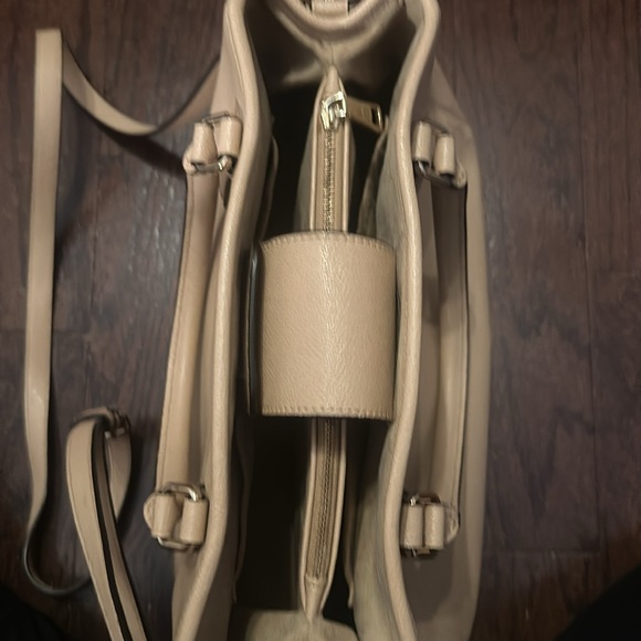 Small nude Coach handbag, 100% leather, lightly used. - Picture 5 of 6